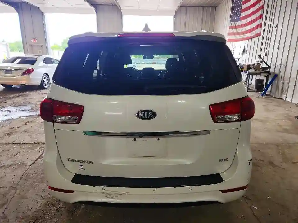 KNDMC5C11G6112579 2016 KIA SEDONA-5