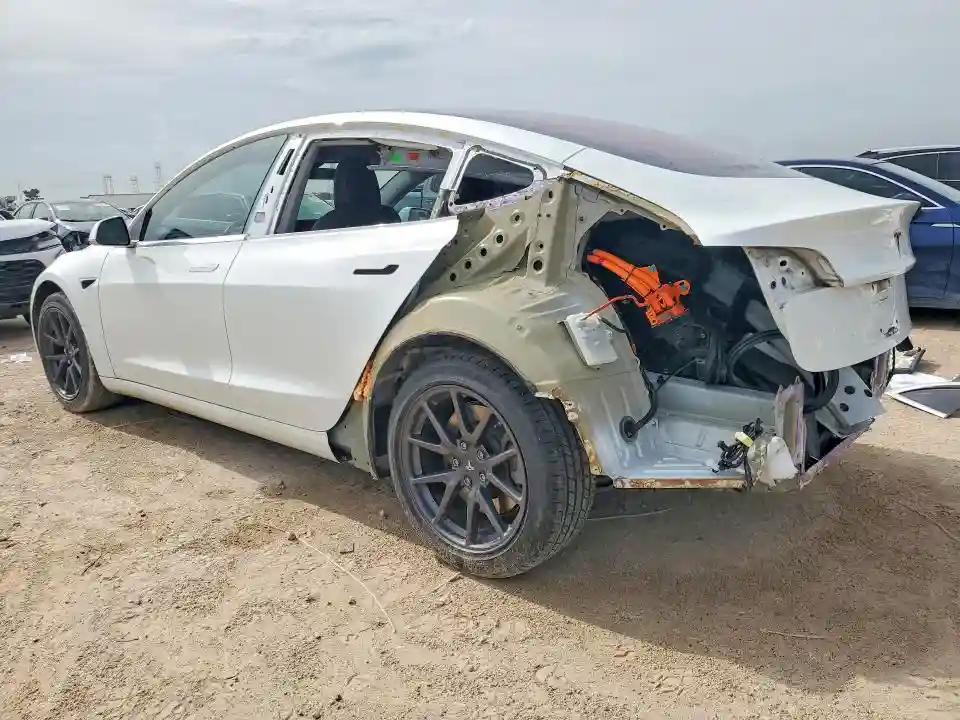 5YJ3E1EA4JF031339 2018 TESLA MODEL 3-1