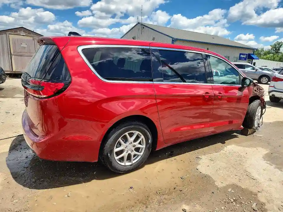 2C4RC1BG4TR173660 2026 CHRYSLER PACIFICA-2