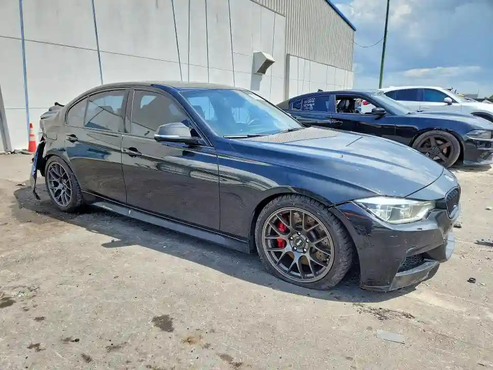 WBA8B3G3XHNU36042 2017 BMW 3 SERIES-3