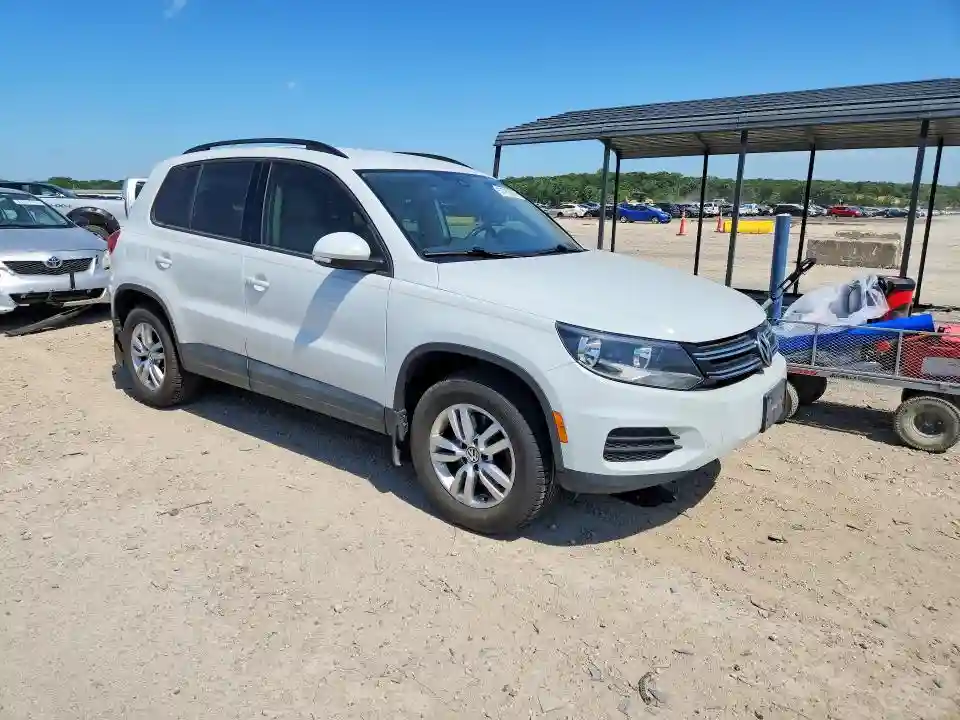 WVGAV7AX5HK026552 2017 VOLKSWAGEN TIGUAN-3