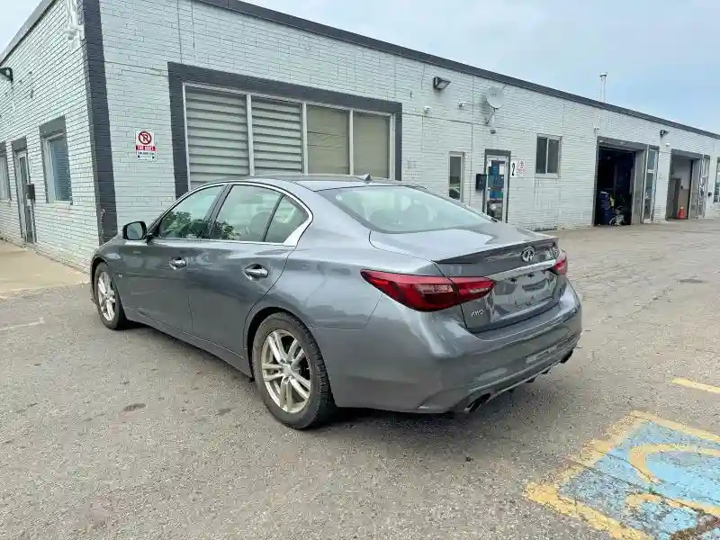 JN1EV7AR6JM611757 2018 INFINITI Q50-2