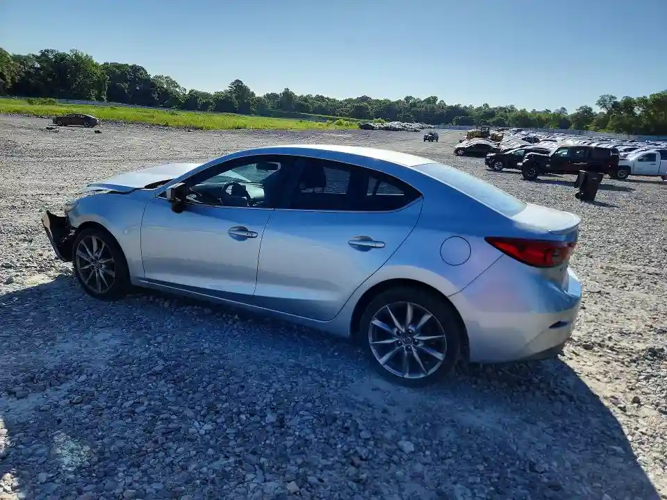 3MZBN1V37JM200713 2018 MAZDA 3-1