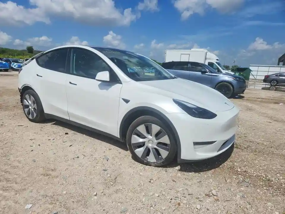 7SAYGDEE0RA246992 2024 TESLA MODEL Y-3