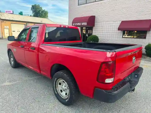 1C6RR6FG2JS272406 2018 RAM 1500-2