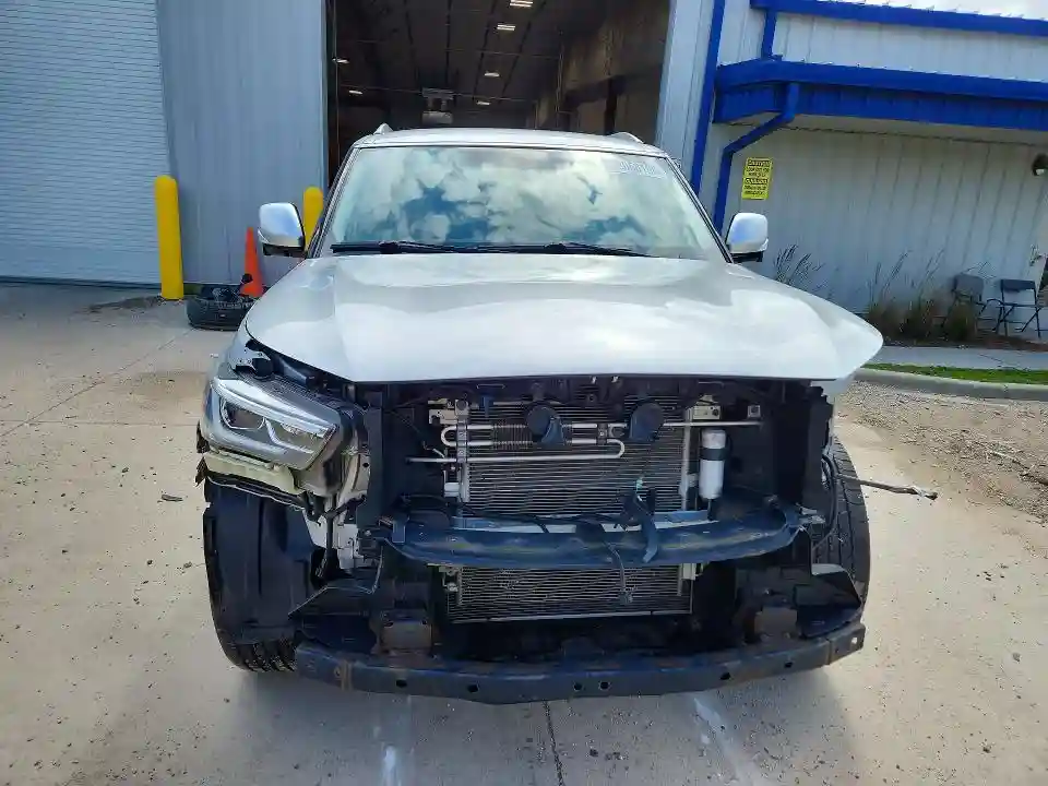 JN8AZ2NE0J9192791 2018 INFINITI QX80-4