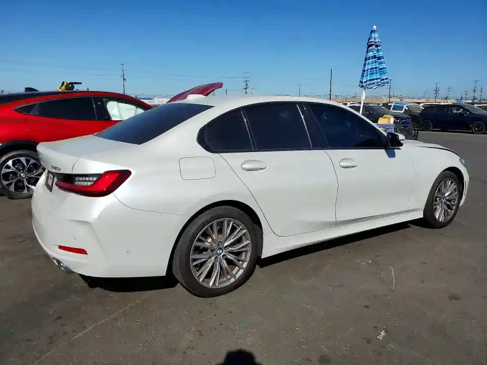 3MW69FF03P8D23739 2023 BMW 3 SERIES-2