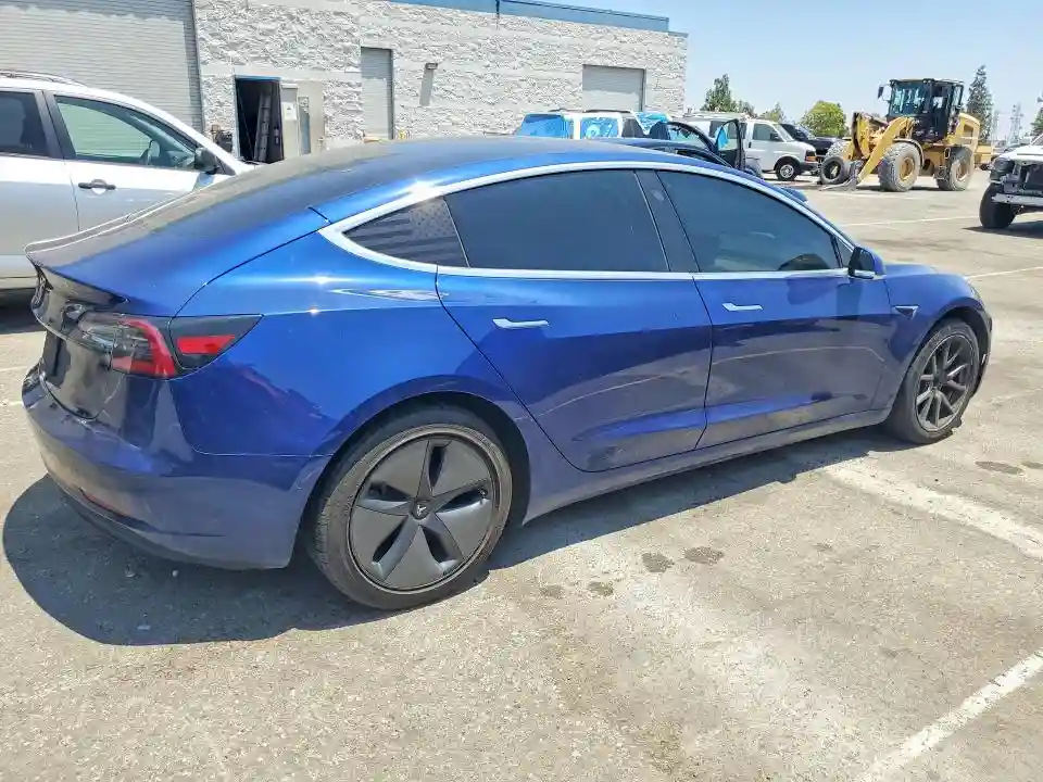 5YJ3E1EA9KF400732 2019 TESLA MODEL 3-2