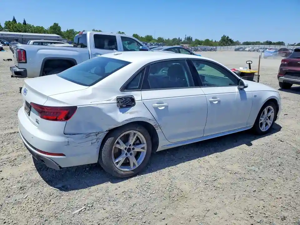WAUDNAF46JA223042 2018 AUDI A4-2