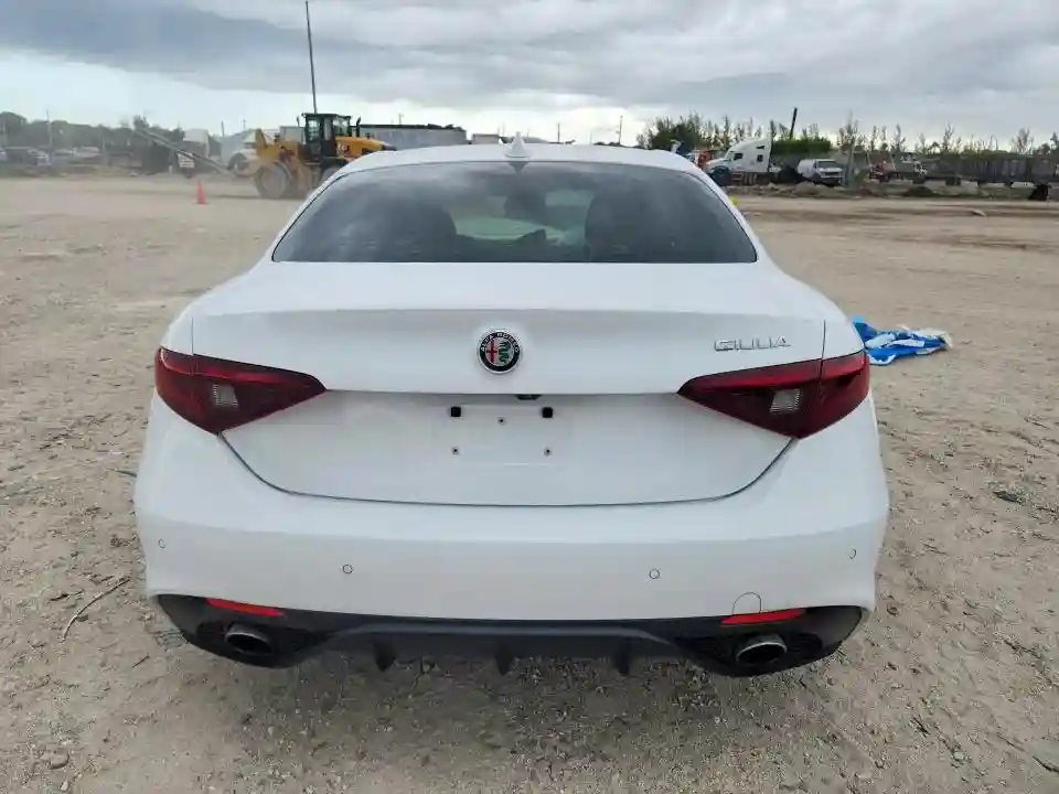 ZARFAEBN3H7535619 2017 ALFA ROMEO GIULIA-5