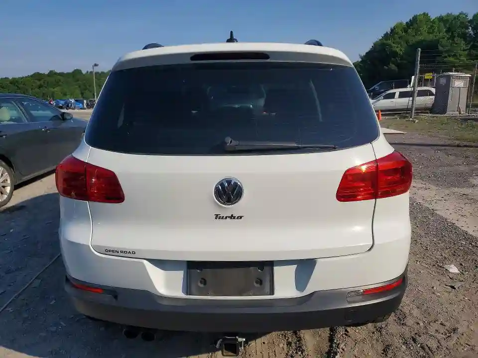 WVGBV7AX2HK049114 2017 VOLKSWAGEN TIGUAN-5