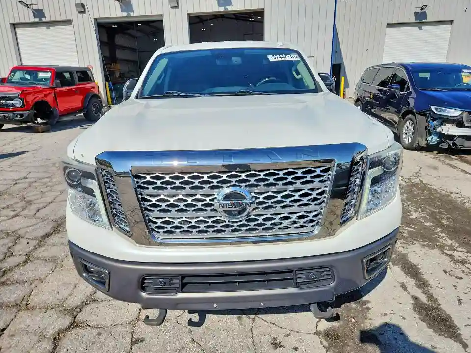 1N6AA1F42HN551012 2017 NISSAN TITAN-4