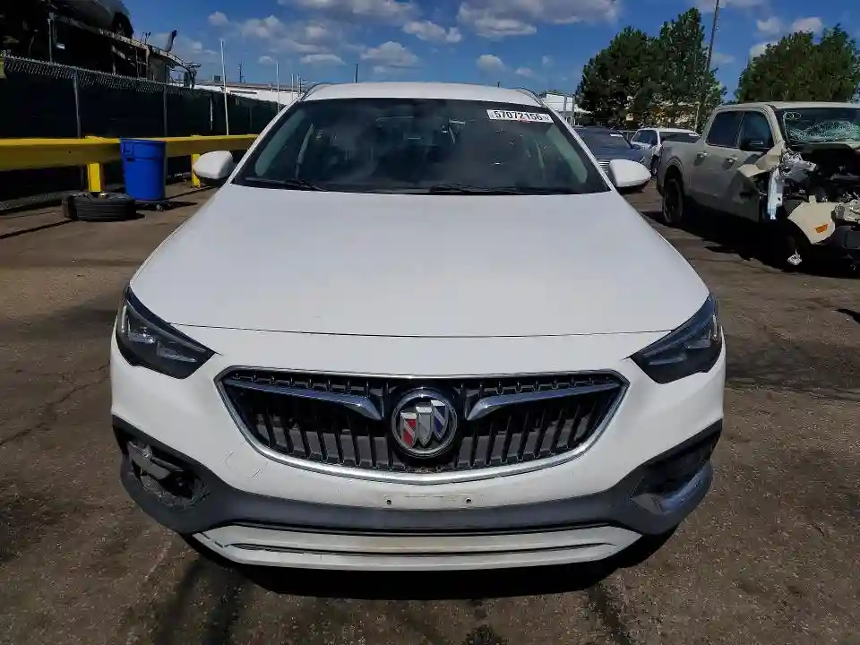 W04GU8SX5J1132141 2018 BUICK REGAL-4