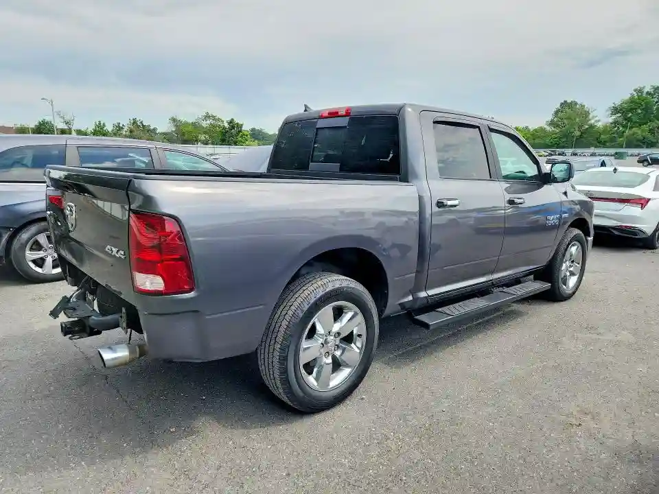 1C6RR7LT0JS284755 2018 RAM 1500-2