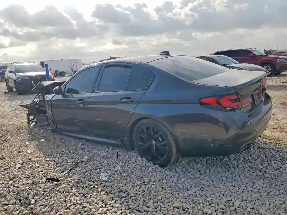 WBA53BJ00NCJ34369 2022 BMW 5 SERIES-1