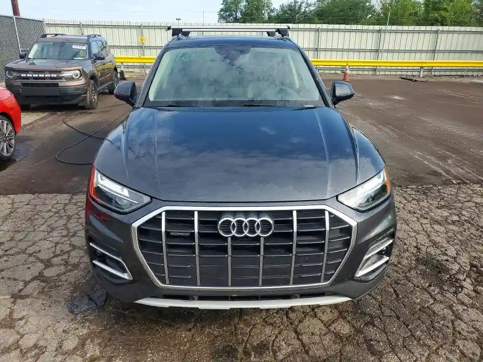 WA1AAAFY7M2093883 2021 AUDI Q5-4