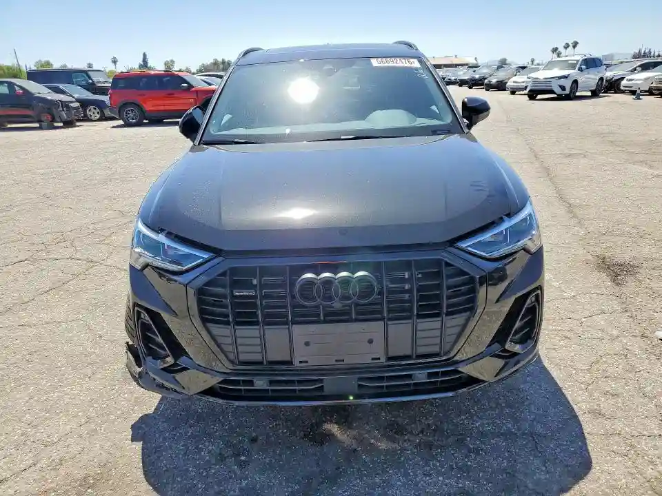 WA1EECF31R1053365 2024 AUDI Q3-4