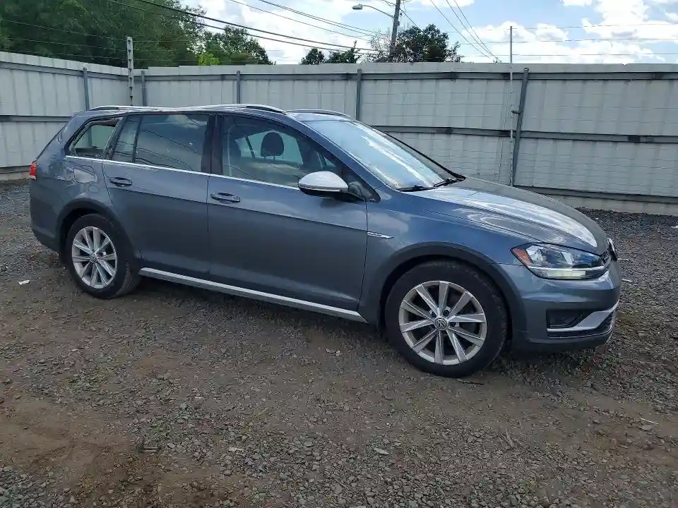 3VWH17AU1JM766289 2018 VOLKSWAGEN GOLF-3
