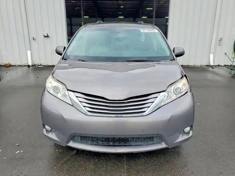 5TDYZ3DC3HS812741 2017 TOYOTA SIENNA-4