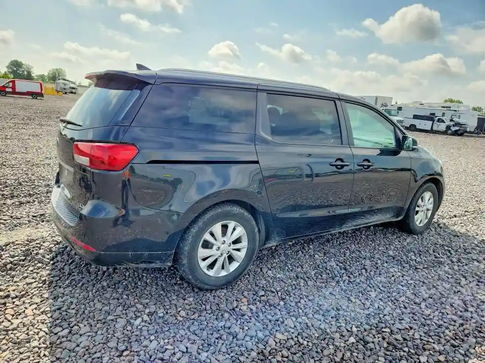 KNDMB5C16J6367898 2018 KIA SEDONA-2