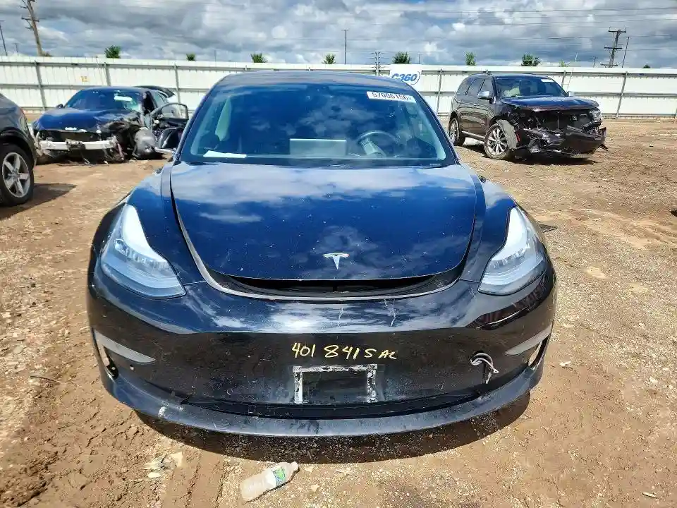 5YJ3E1EA8KF401841 2019 TESLA MODEL 3-4
