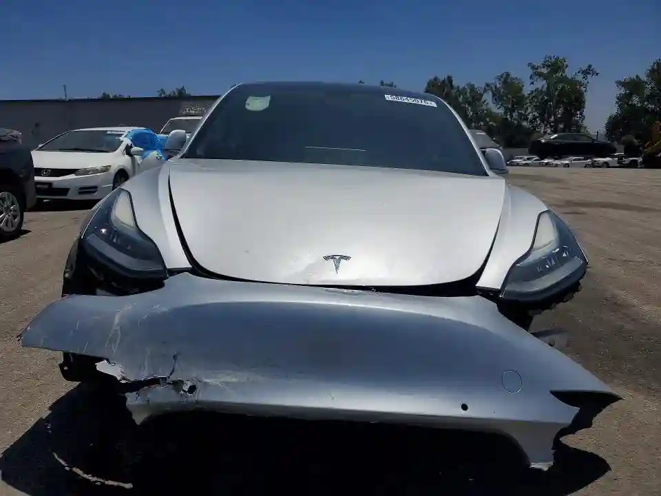 5YJ3E1EA2JF044087 2018 TESLA MODEL 3-4
