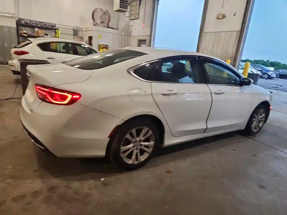 1C3CCCAB0FN569081 2015 CHRYSLER 200-2