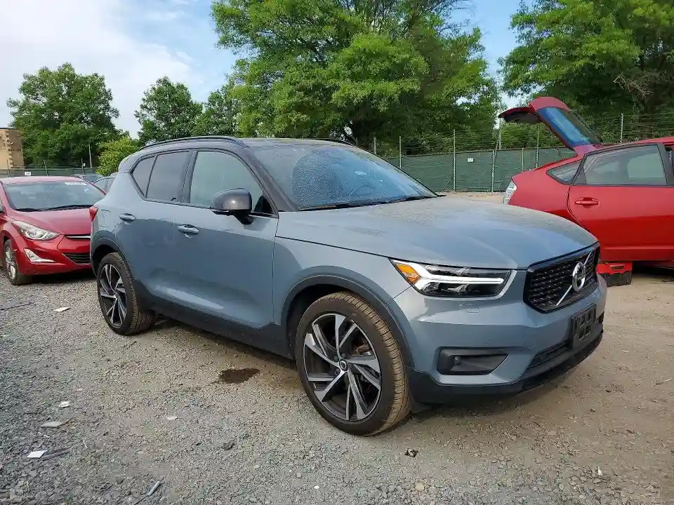 YV4162UM6M2417061 2021 VOLVO XC40-3