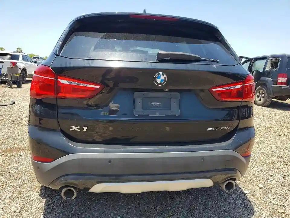WBXJG7C04M5U01633 2021 BMW X1-5
