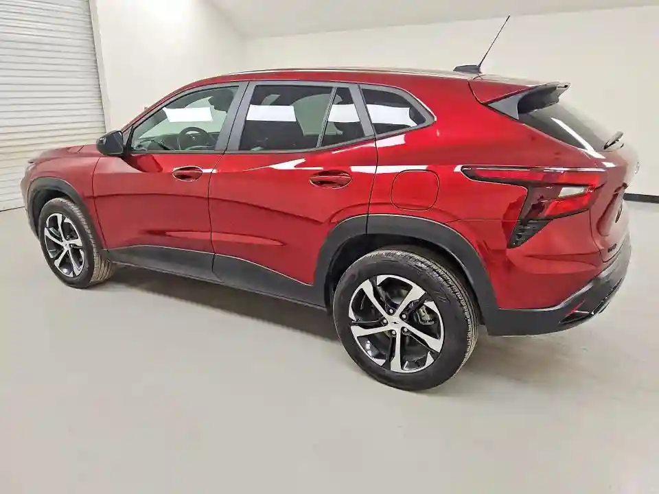 KL77LGEP2SC100331 2025 CHEVROLET TRAX-1
