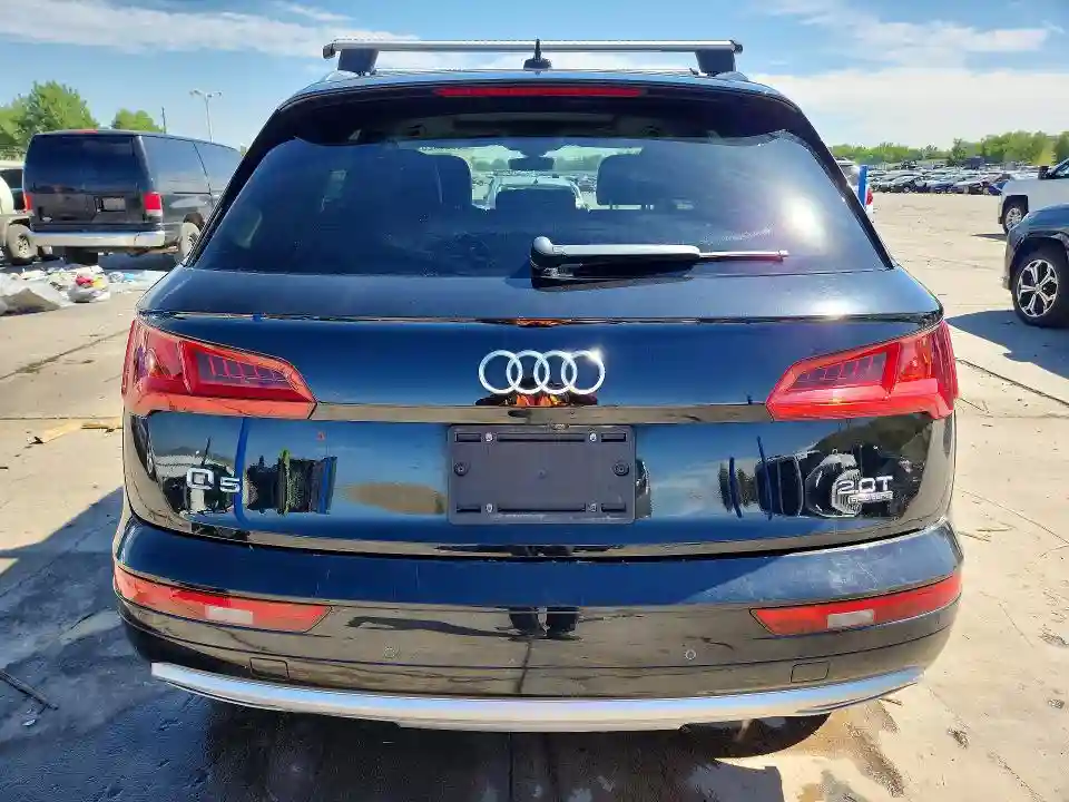 WA1BNAFY7J2137580 2018 AUDI Q5-5