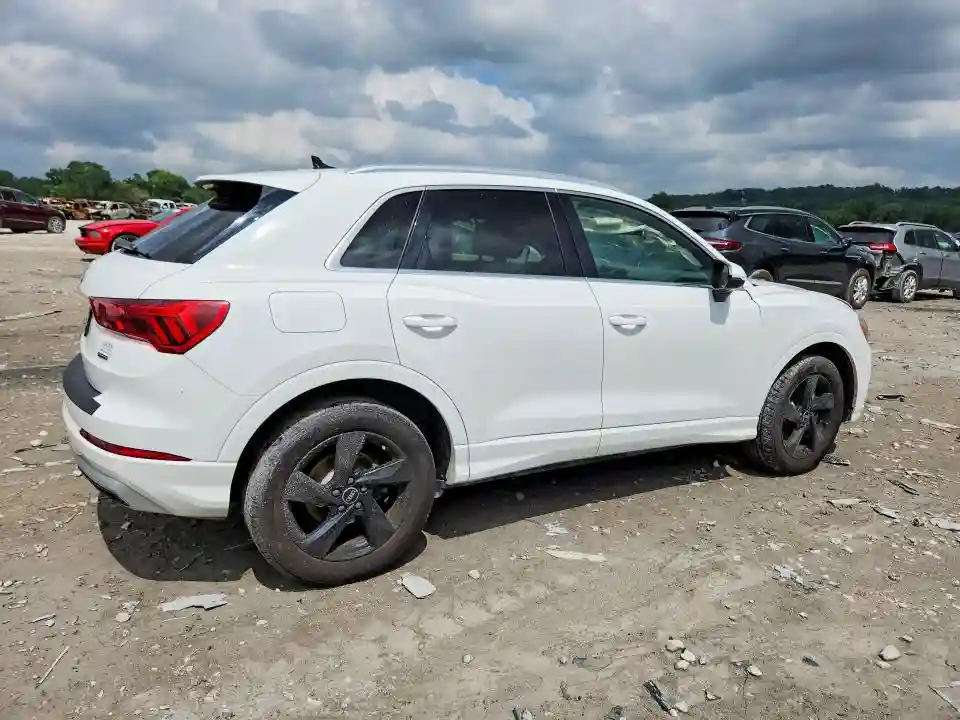 WA1AUCF37M1064087 2021 AUDI Q3-2