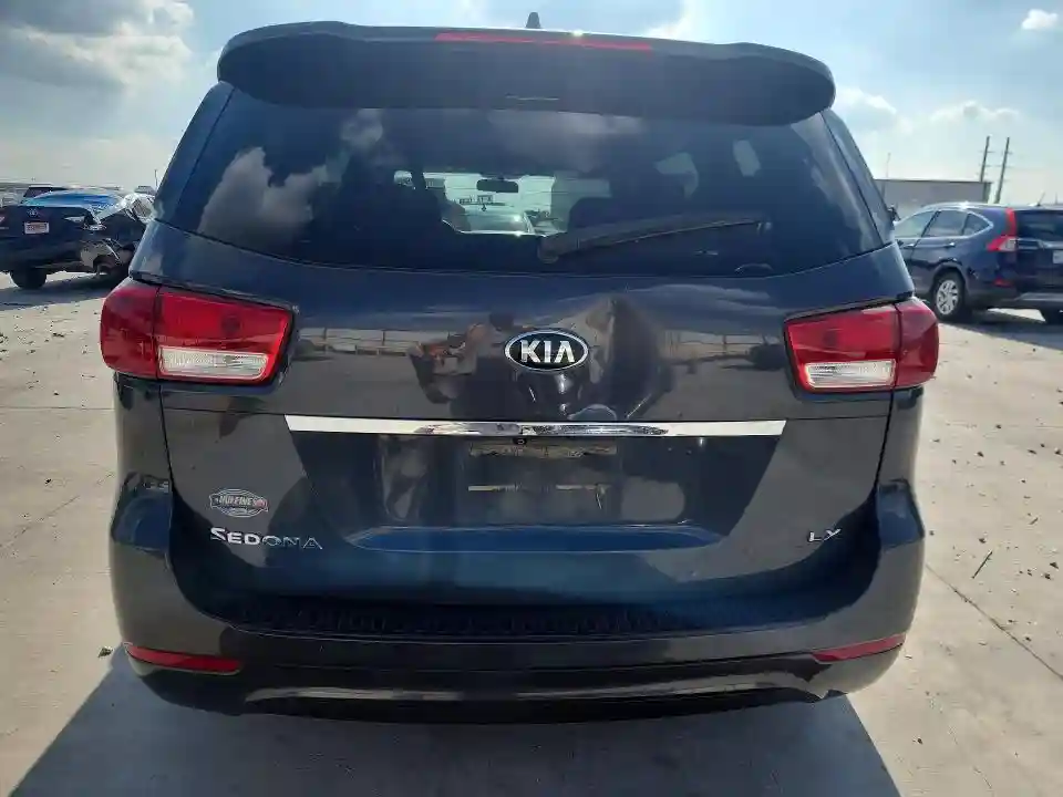 KNDMB5C10H6218879 2017 KIA SEDONA-5