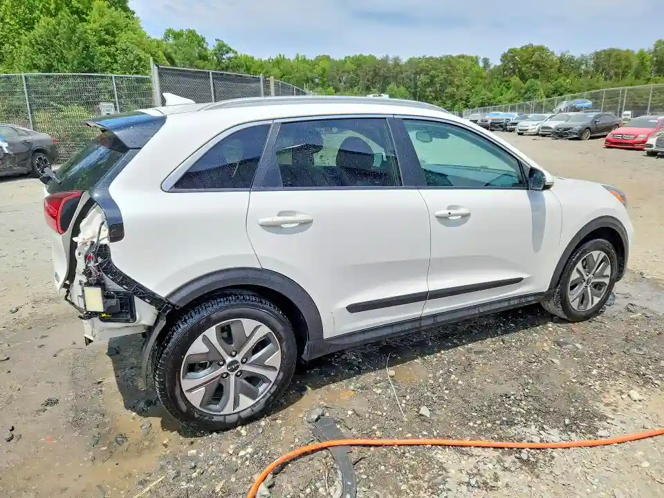 KNDCC3LG1N5160865 2022 KIA-2