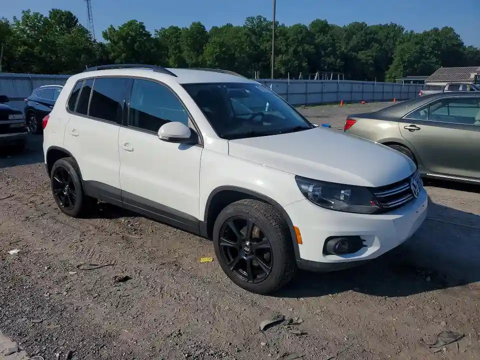 WVGBV7AX2HK049114 2017 VOLKSWAGEN TIGUAN-3