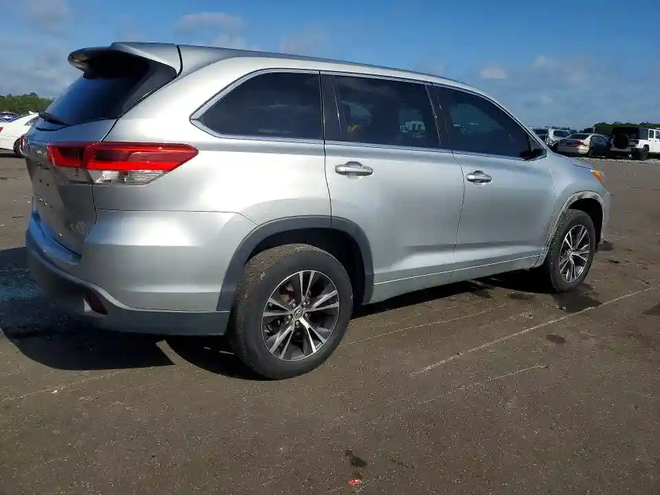 5TDZZRFHXJS243165 2018 TOYOTA HIGHLANDER-2