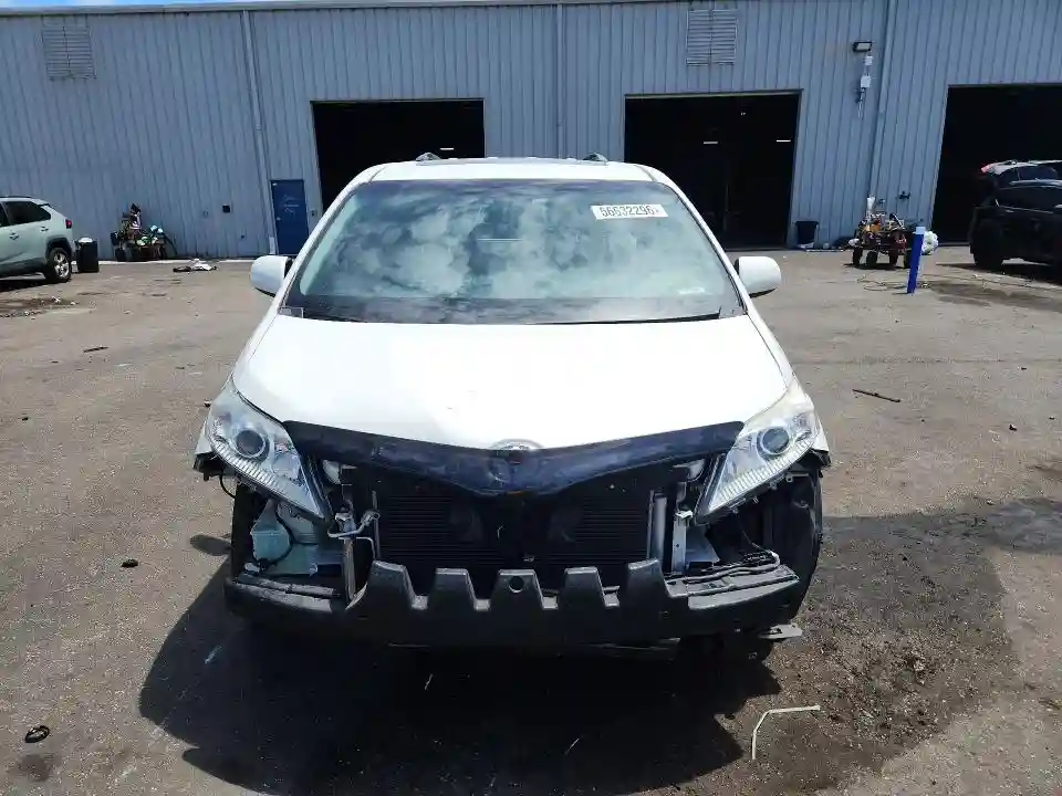 5TDYZ3DC1HS896381 2017 TOYOTA SIENNA-4
