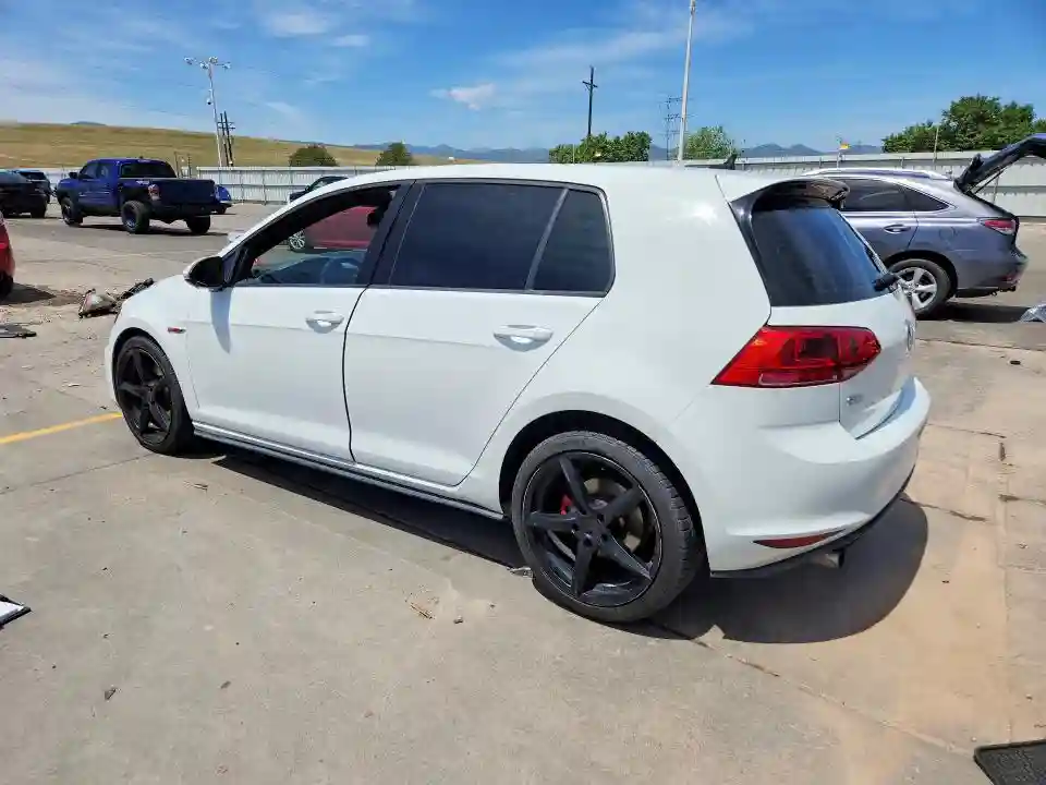 3VW4T7AU1FM065252 2015 VOLKSWAGEN GTI-1