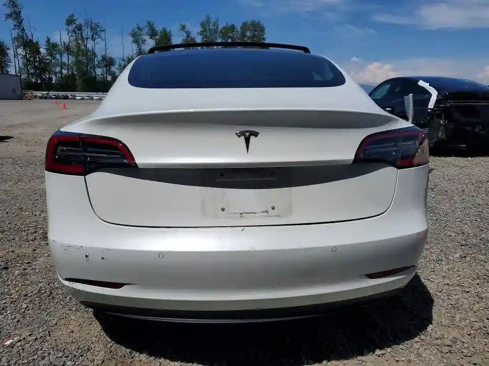 5YJ3E1EA2JF161779 2018 TESLA MODEL 3-5