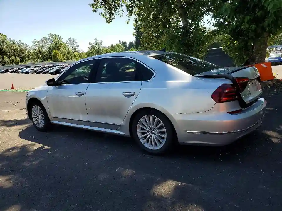 1VWBT7A31HC035672 2017 VOLKSWAGEN PASSAT-1