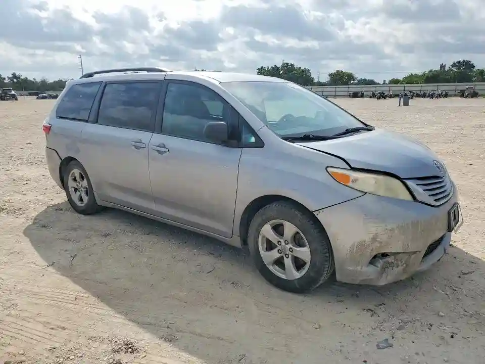5TDKZ3DC5HS796547 2017 TOYOTA SIENNA LE-3