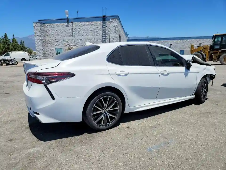 4T1G11AK7MU571870 2021 TOYOTA CAMRY-2