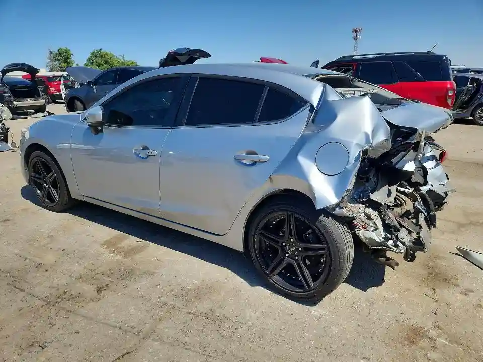 3MZBN1V39JM202334 2018 MAZDA 3-1