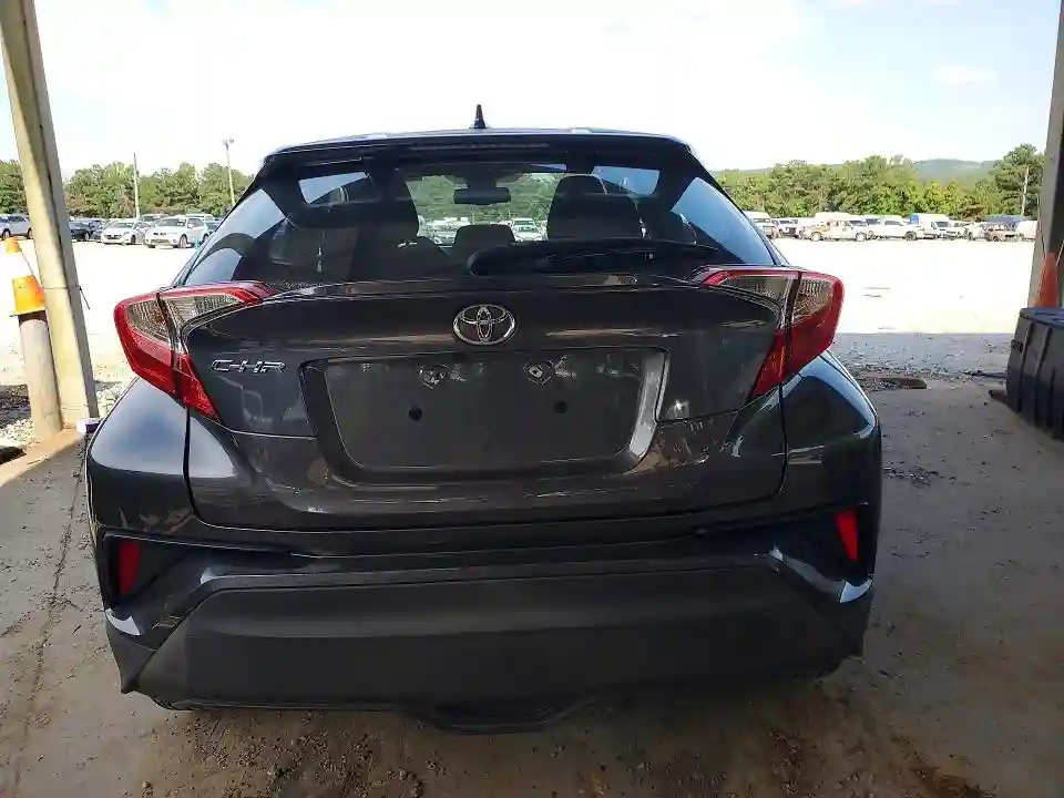 NMTKHMBX9JR042361 2018 TOYOTA C-HR-5