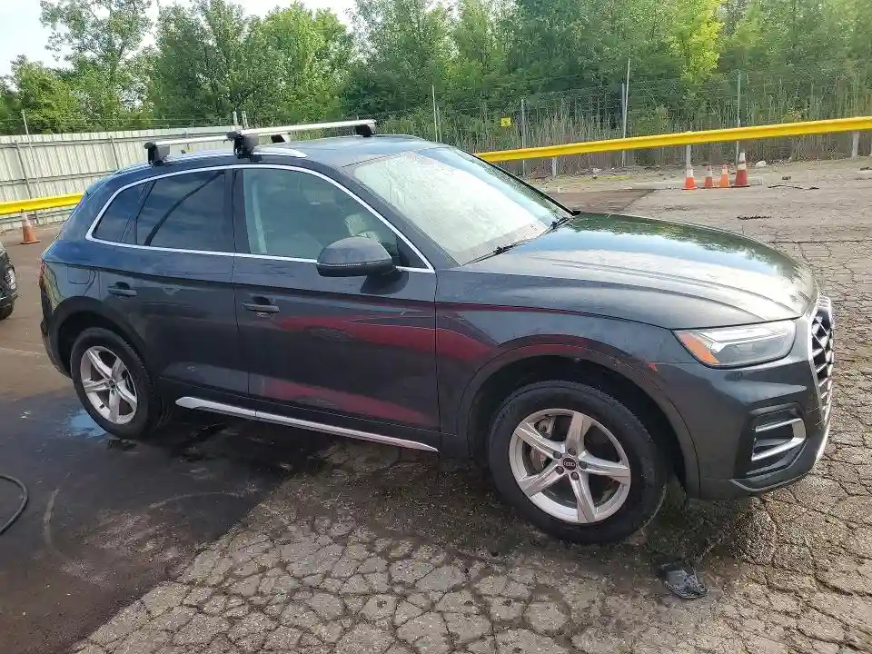 WA1AAAFY7M2093883 2021 AUDI Q5-3