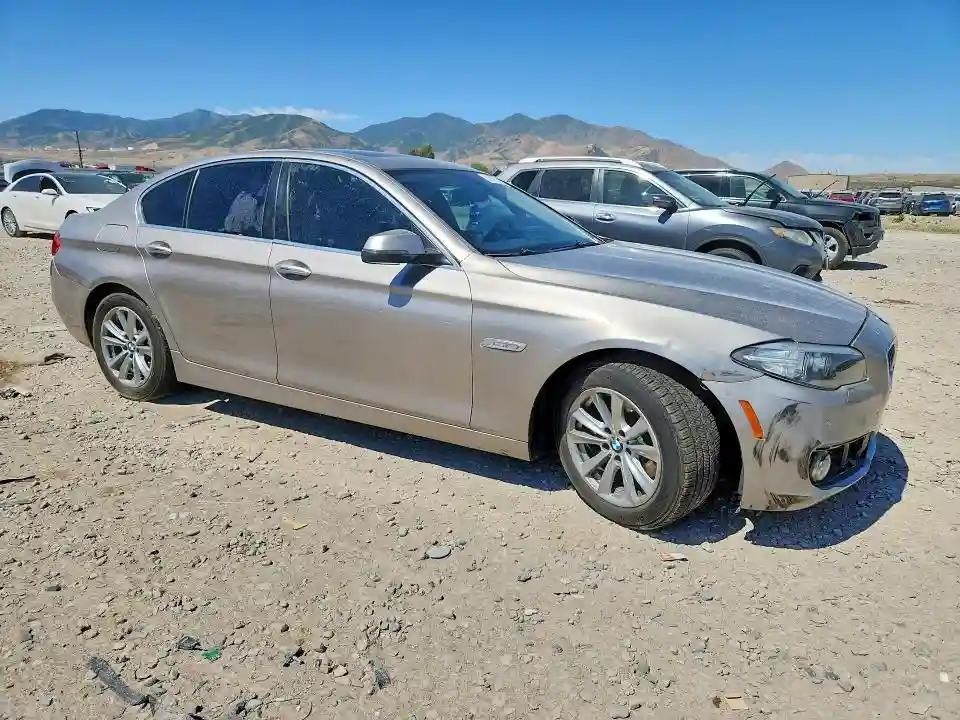WBA5A5C53GD526601 2016 BMW 5 SERIES-3