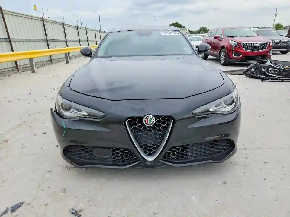 ZARFAEBN8J7566189 2018 ALFA ROMEO GIULIA-4