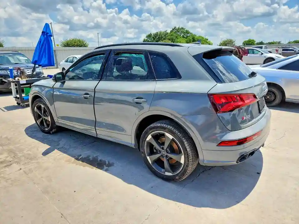 WA1B4AFY4K2101138 2019 AUDI SQ5-1