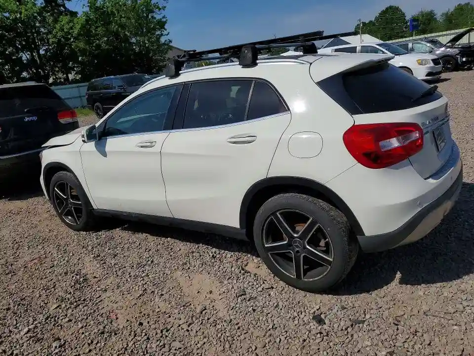 WDCTG4GB8JJ379777 2018 MERCEDES-BENZ GLA-CLASS-1