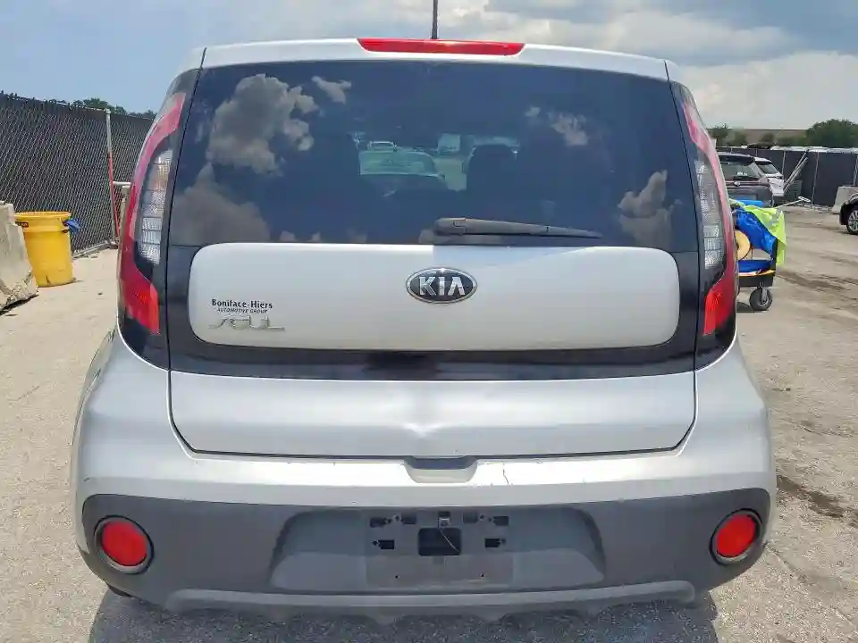 KNDJN2A2XJ7619599 2018 KIA SOUL BASE-5